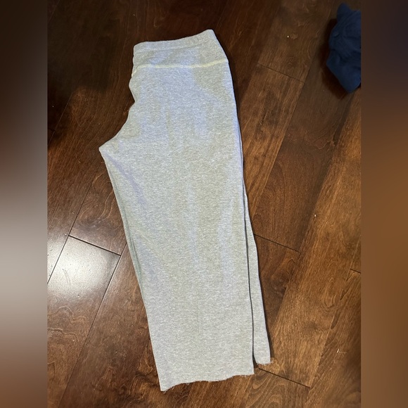 Bebe capri - Picture 3 of 3